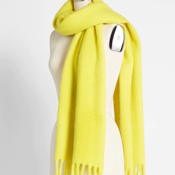 MODCLOTH Drive Me Cozy Scarf in Yellow - Picture 1 of 3